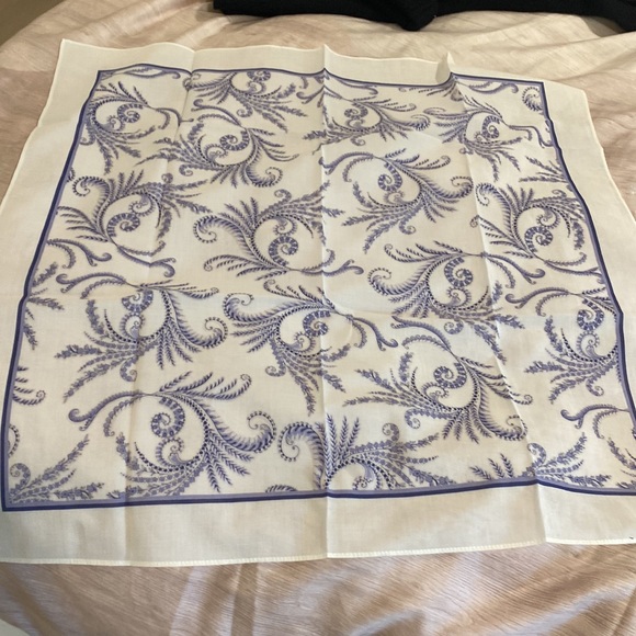 Banana republic scarf. - Picture 1 of 2